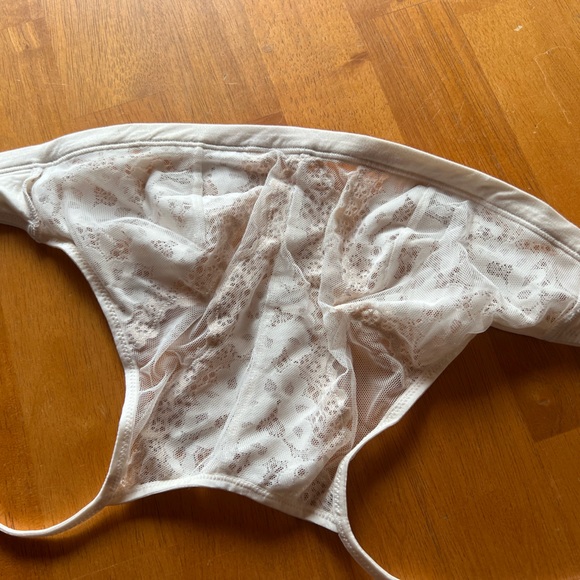 NWT’s Victorias Secret Bralette - Picture 3 of 5